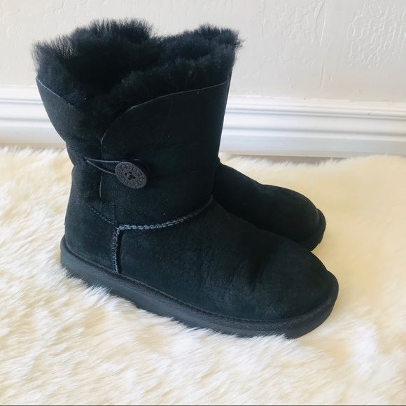 Black UGG Bailey/Button  Boots  Size 1 kids - Picture 3 of 8